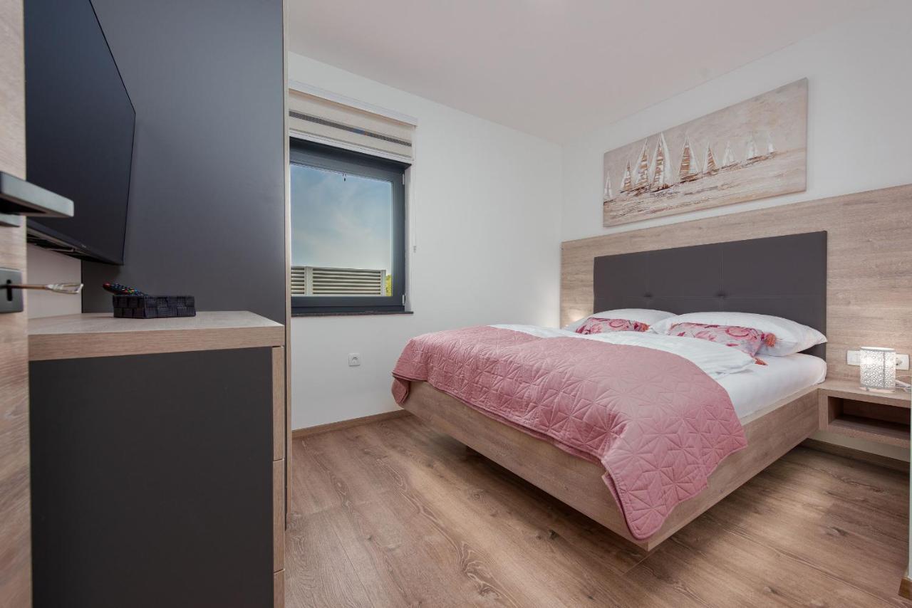 Villa Blue Sky 2 Zadarvillas トゥラニ エクステリア 写真