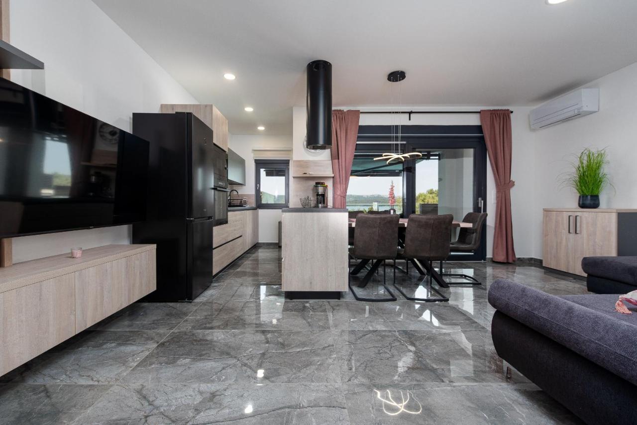 Villa Blue Sky 2 Zadarvillas トゥラニ エクステリア 写真